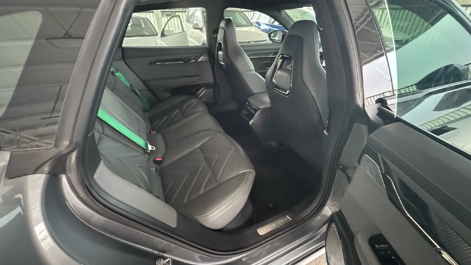 2022 Zeekr 001 BEV 100KWH,autocango,china used car exporter,china ev exporter,chinese used car exporter,chinese used ev exporter