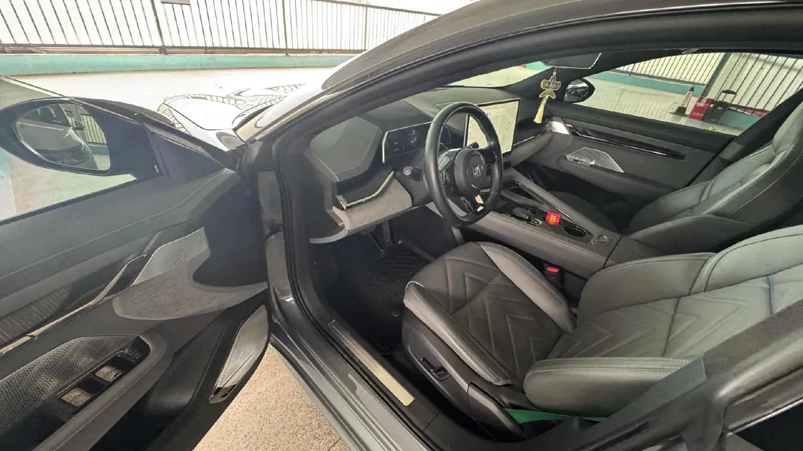 2022 Zeekr 001 BEV 100KWH,autocango,china used car exporter,china ev exporter,chinese used car exporter,chinese used ev exporter