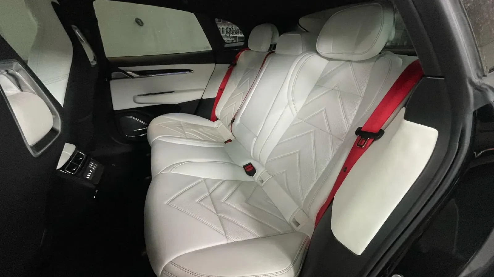 2022 Zeekr 001 BEV 100KWH,autocango,china used car exporter,china ev exporter,chinese used car exporter,chinese used ev exporter