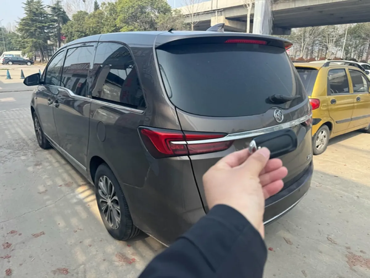 2021 Buick GL8 2.0T 237HP L4 9AT,autocango,china used car exporter,china ev exporter,chinese used car exporter,chinese used ev exporter