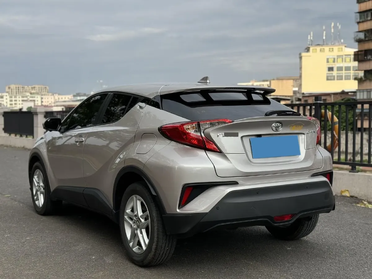 2022 Toyota C-HR 2.0L 171HP L4 CVT,autocango,china used car exporter,china ev exporter,chinese used car exporter,chinese used ev exporter