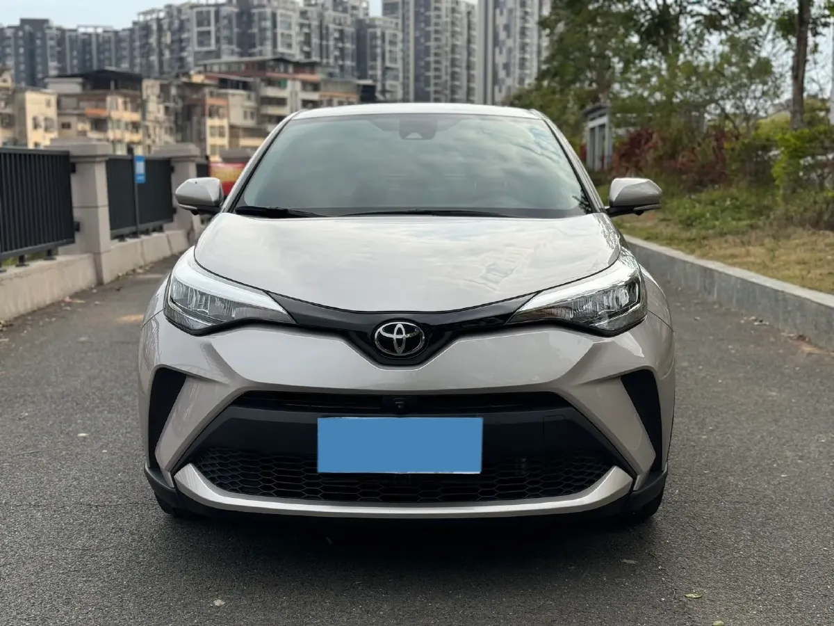 2022 Toyota C-HR 2.0L 171HP L4 CVT,autocango,china used car exporter,china ev exporter,chinese used car exporter,chinese used ev exporter