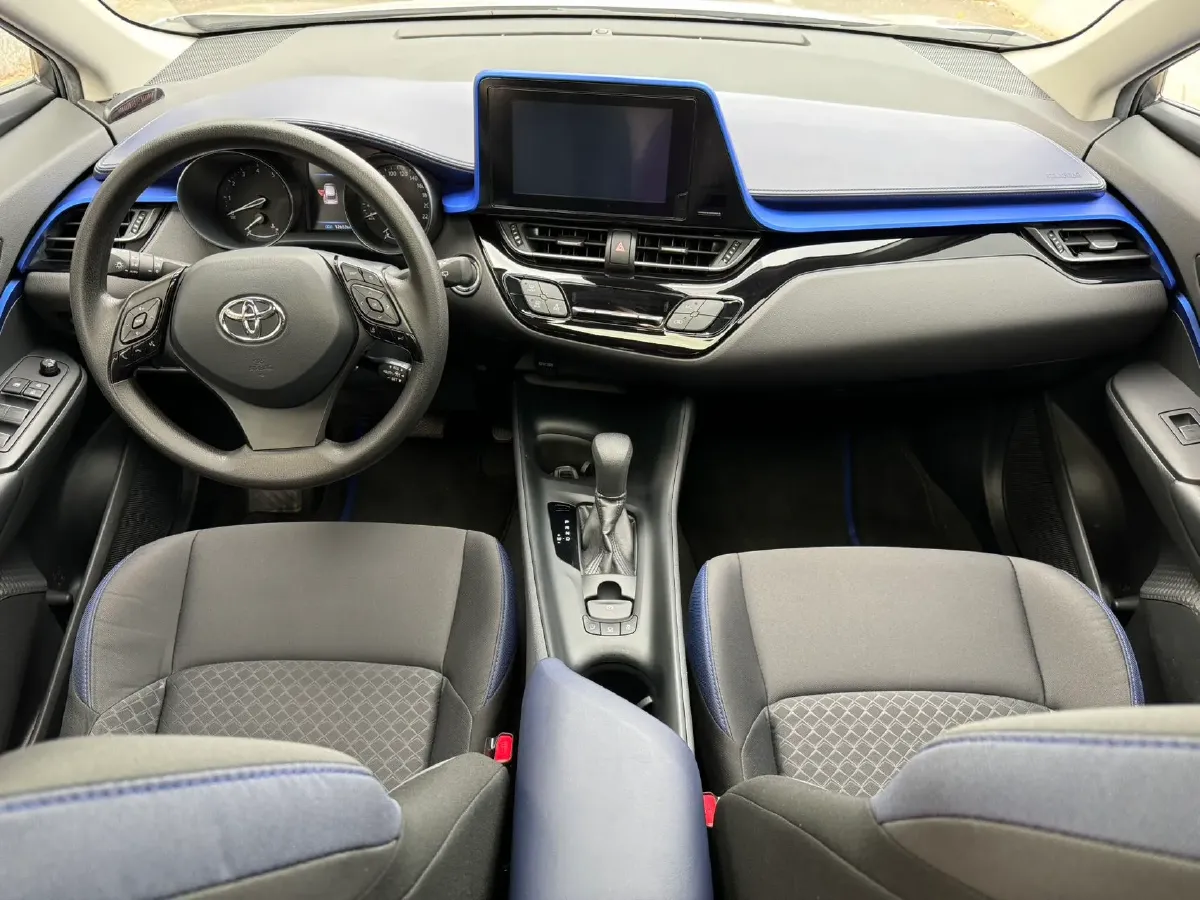 2022 Toyota C-HR 2.0L 171HP L4 CVT,autocango,china used car exporter,china ev exporter,chinese used car exporter,chinese used ev exporter