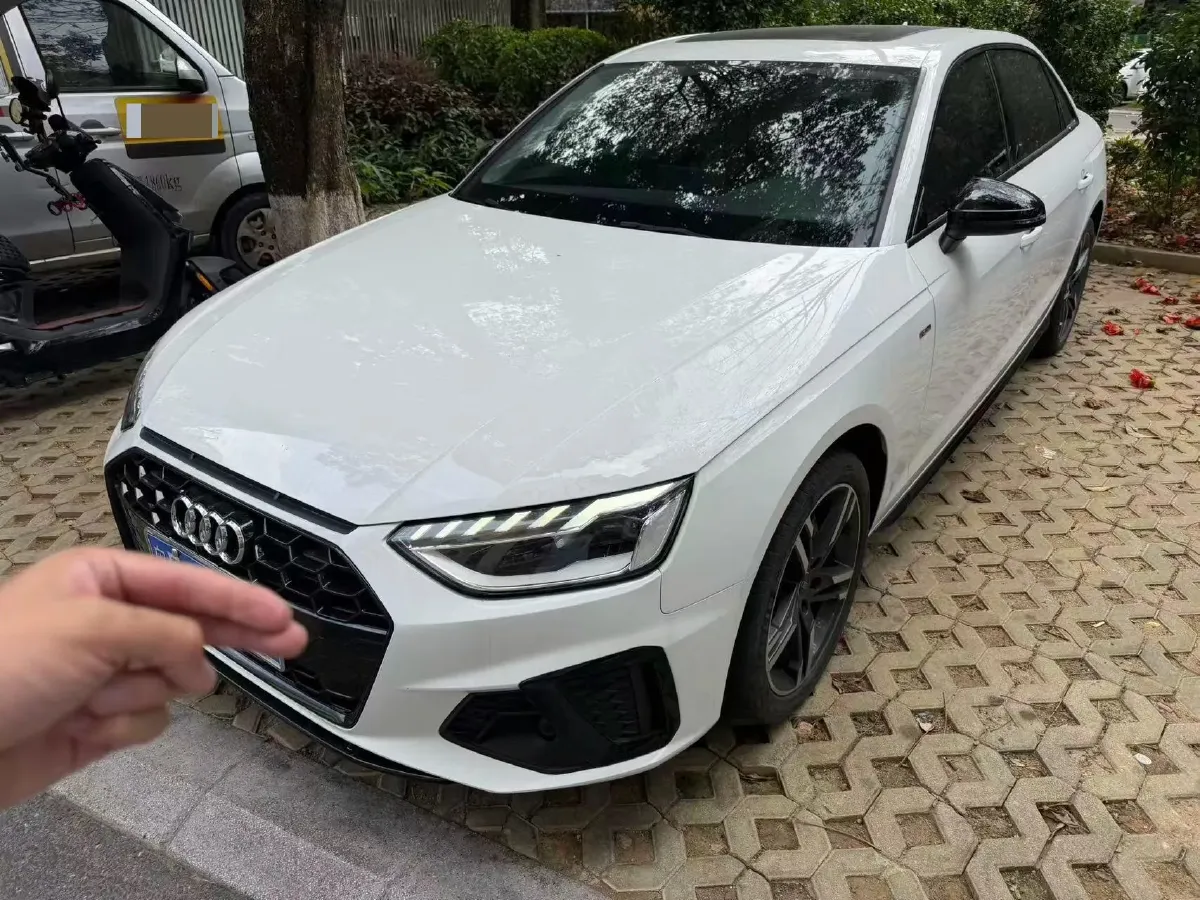 2022 Audi A4L 2.0T 190HP L4 7DCT,autocango,china used car exporter,china ev exporter,chinese used car exporter,chinese used ev exporter