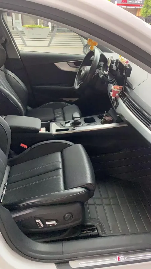 2024 Audi A4L 2.0T 190HP L4 7DCT,autocango,china used car exporter,china ev exporter,chinese used car exporter,chinese used ev exporter