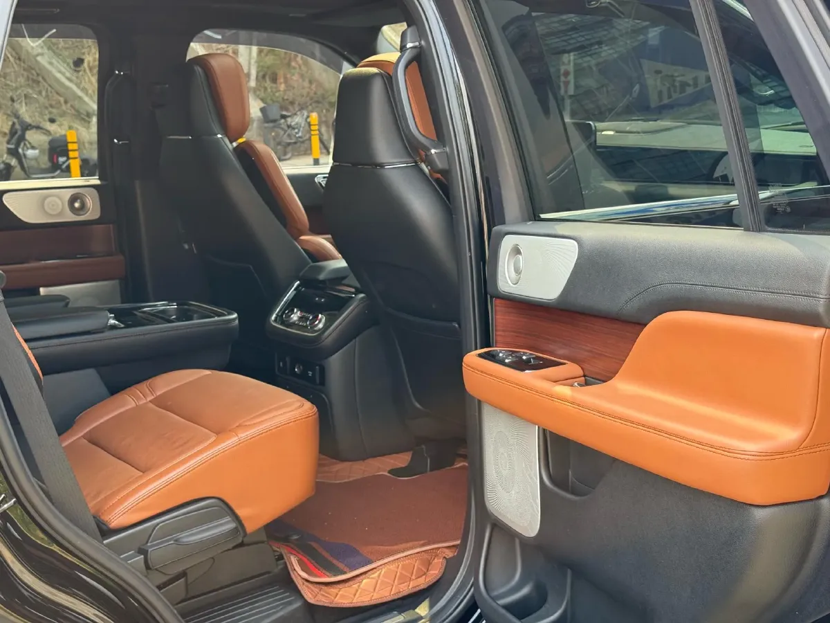 2020 Lincoln Navigator 3.5T 388HP V6 10AT,autocango,china used car exporter,china ev exporter,chinese used car exporter,chinese used ev exporter