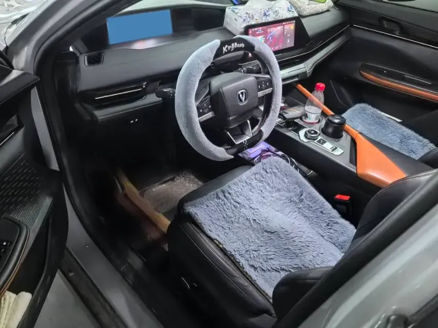 2022 ChangAn UNI-V 1.5T 188HP L4 7DCT,autocango,china used car exporter,china ev exporter,chinese used car exporter,chinese used ev exporter