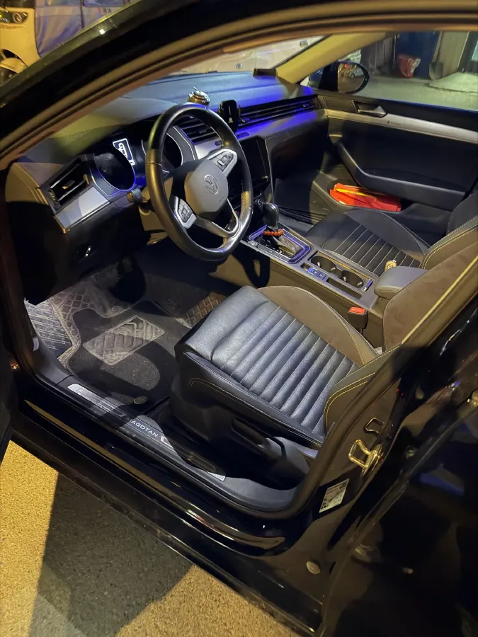 2020 Volkswagen Magotan 1.4T 150HP L4 7DCT,autocango,china used car exporter,china ev exporter,chinese used car exporter,chinese used ev exporter