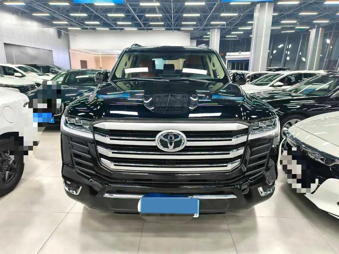 2022 Toyota Land Cruiser 3.4T 415HP V6 10AT,autocango,china used car exporter,china ev exporter,chinese used car exporter,chinese used ev exporter