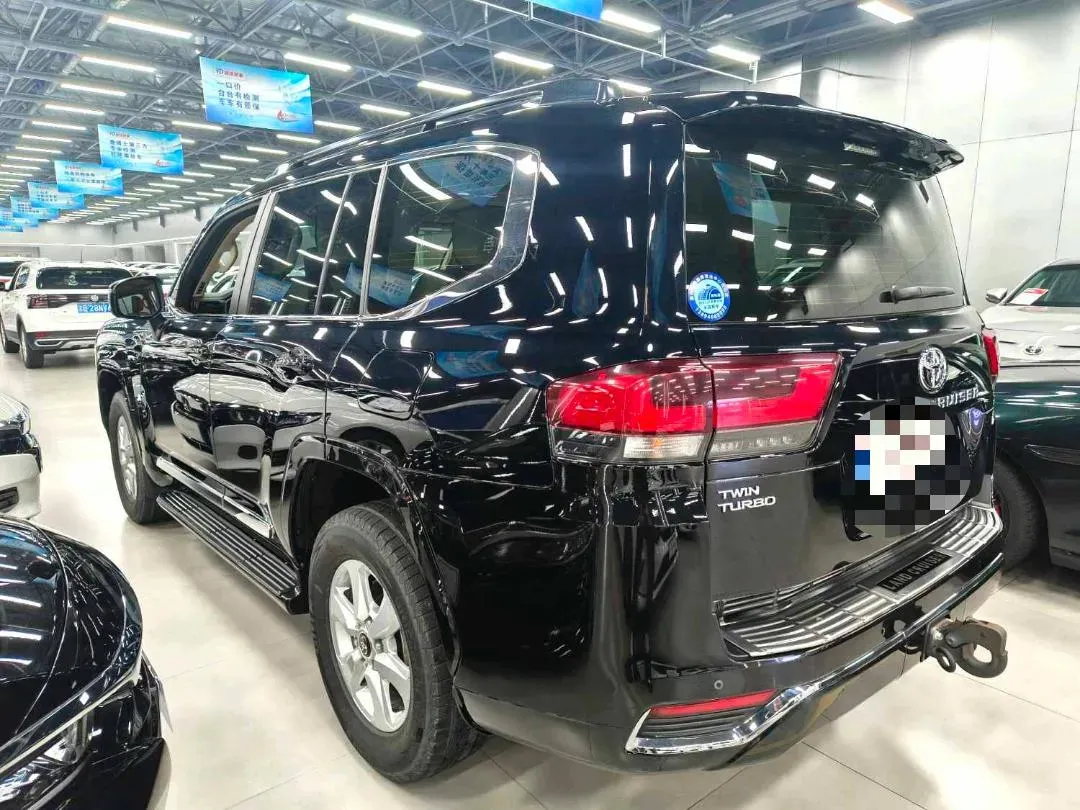 2022 Toyota Land Cruiser 3.4T 415HP V6 10AT,autocango,china used car exporter,china ev exporter,chinese used car exporter,chinese used ev exporter