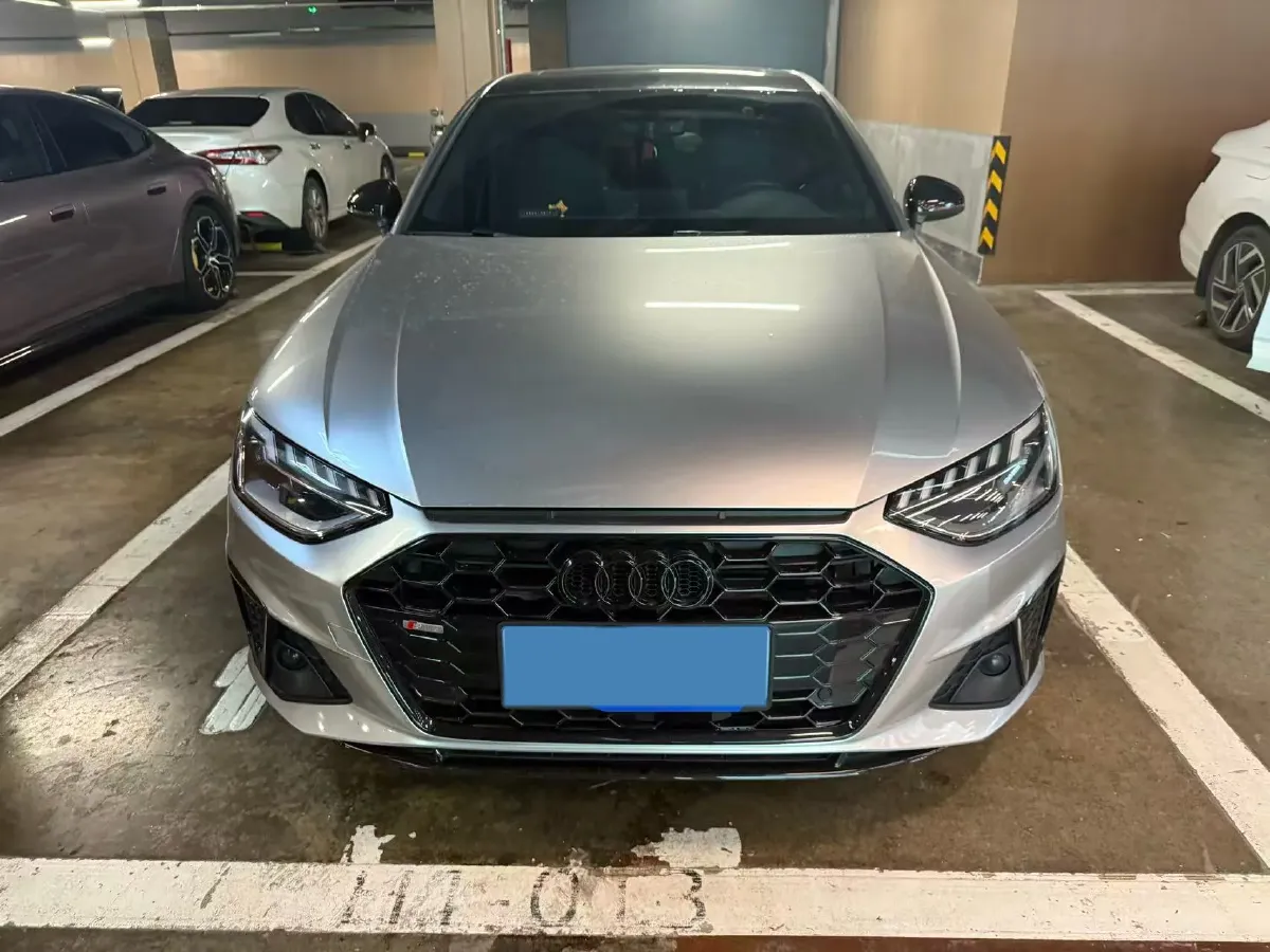2024 Audi A4L 2.0T 190HP L4 7DCT,autocango,china used car exporter,china ev exporter,chinese used car exporter,chinese used ev exporter