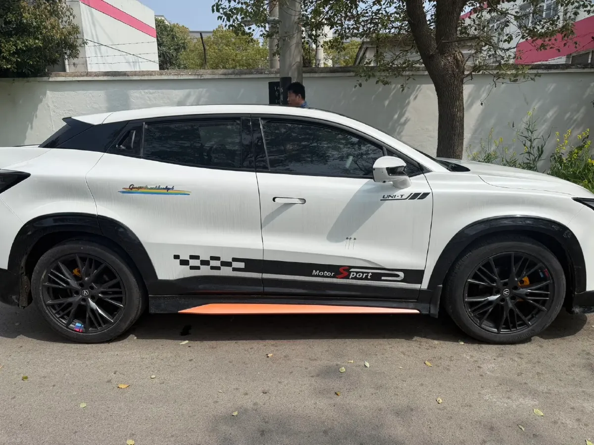 2023 ChangAn UNI-T 1.5T 188HP L4 7DCT,autocango,china used car exporter,china ev exporter,chinese used car exporter,chinese used ev exporter