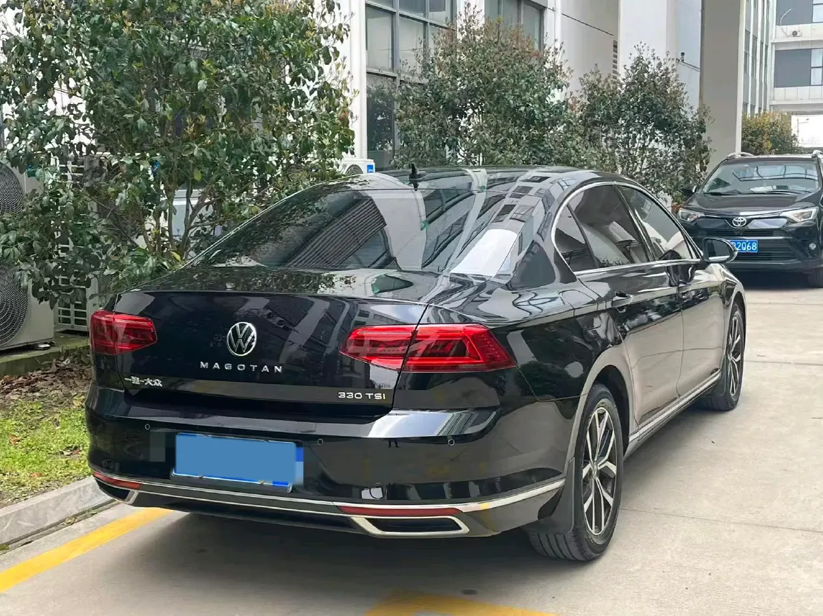 2020 Volkswagen Magotan 2.0T 186HP L4 7DCT,autocango,china used car exporter,china ev exporter,chinese used car exporter,chinese used ev exporter