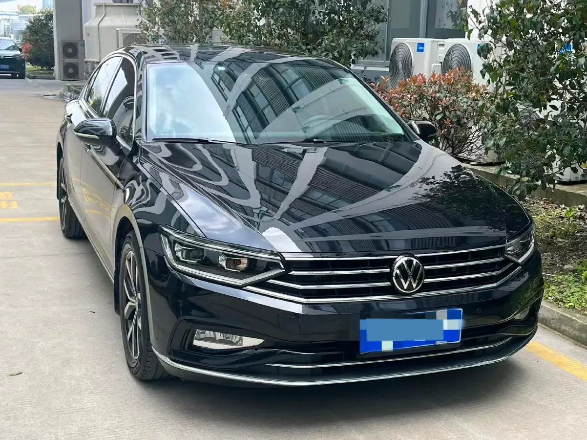 2020 Volkswagen Magotan 2.0T 186HP L4 7DCT,autocango,china used car exporter,china ev exporter,chinese used car exporter,chinese used ev exporter