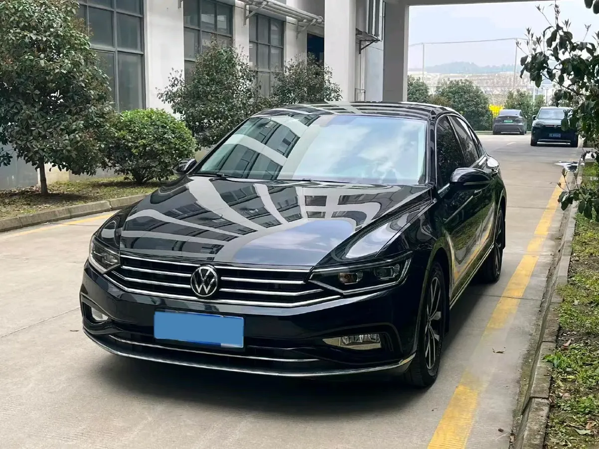 2020 Volkswagen Magotan 2.0T 186HP L4 7DCT,autocango,china used car exporter,china ev exporter,chinese used car exporter,chinese used ev exporter