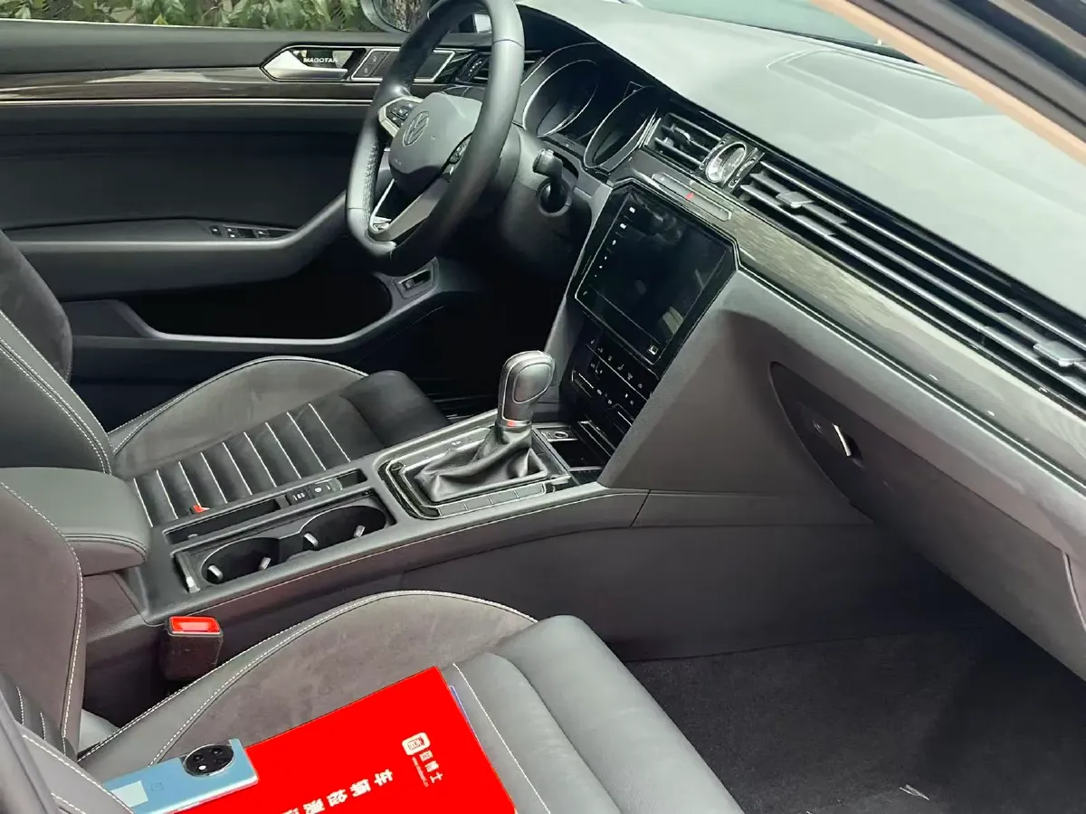2020 Volkswagen Magotan 2.0T 186HP L4 7DCT,autocango,china used car exporter,china ev exporter,chinese used car exporter,chinese used ev exporter