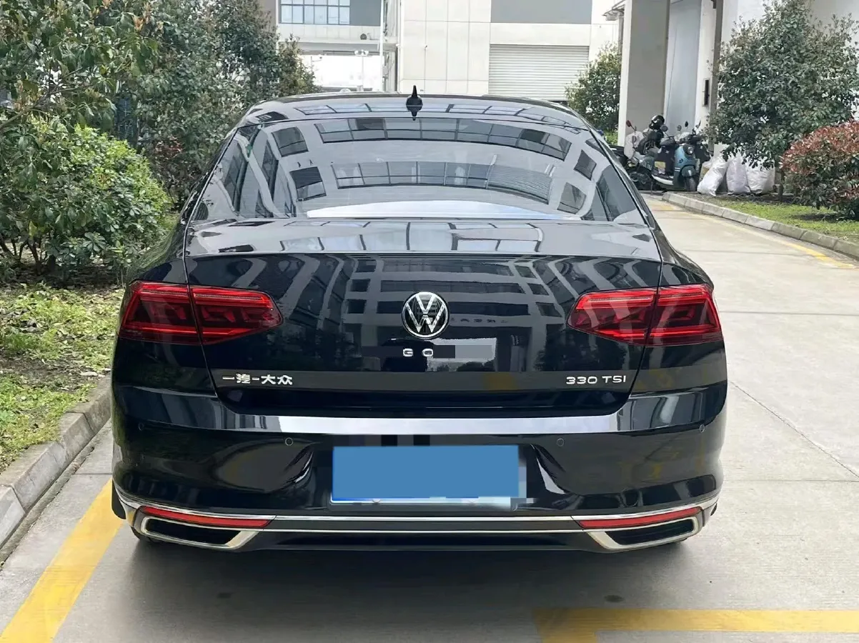 2020 Volkswagen Magotan 2.0T 186HP L4 7DCT,autocango,china used car exporter,china ev exporter,chinese used car exporter,chinese used ev exporter
