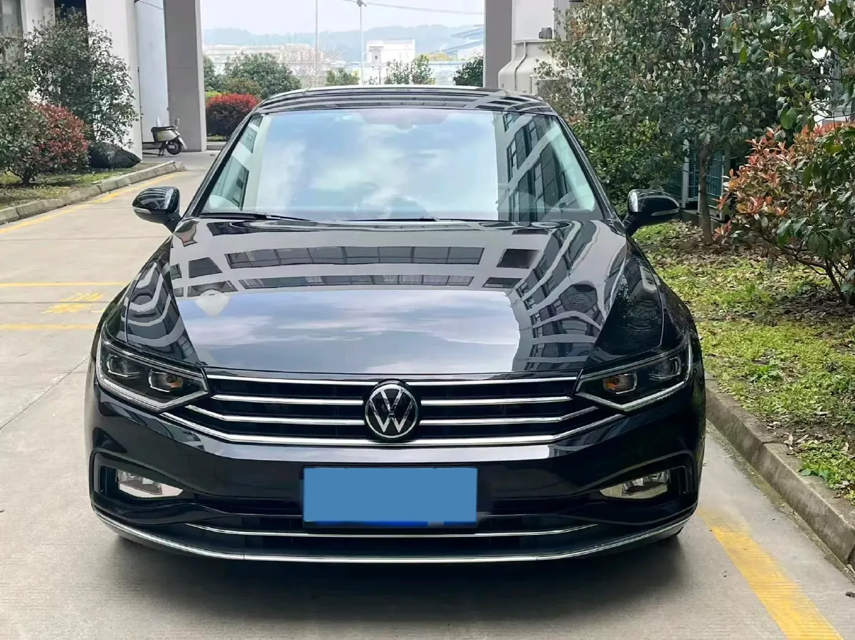 2020 Volkswagen Magotan 2.0T 186HP L4 7DCT,autocango,china used car exporter,china ev exporter,chinese used car exporter,chinese used ev exporter