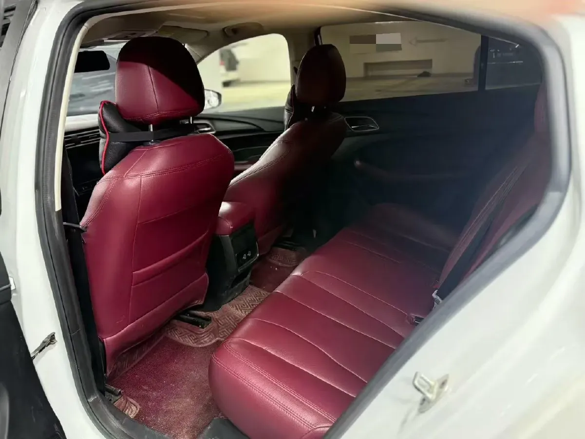 2020 Roewe i5 1.5L 120HP L4 CVT,autocango,china used car exporter,china ev exporter,chinese used car exporter,chinese used ev exporter