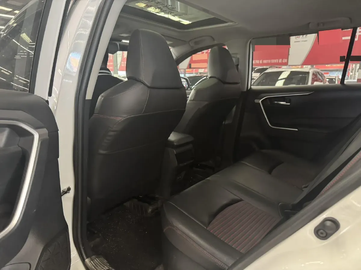 2021 Toyota RAV4 Hybird E+ 2.5L 180HP L4 E-CVT PHEV 15.984KWH,autocango,china used car exporter,china ev exporter,chinese used car exporter,chinese used ev exporter