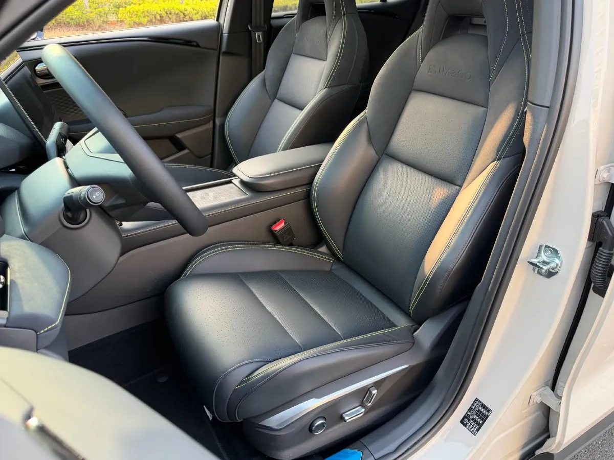 2025 LYNK&CO 06 1.5T 181HP L4 7DCT,autocango,china used car exporter,china ev exporter,chinese used car exporter,chinese used ev exporter