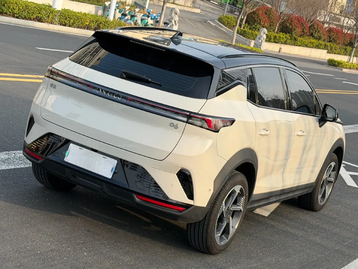 2025 LYNK&CO 06 1.5T 181HP L4 7DCT,autocango,china used car exporter,china ev exporter,chinese used car exporter,chinese used ev exporter