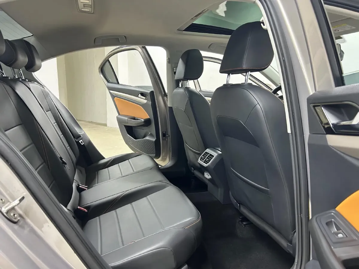 2023 Volkswagen Bora 1.2T 116HP L4 7DCT,autocango,china used car exporter,china ev exporter,chinese used car exporter,chinese used ev exporter