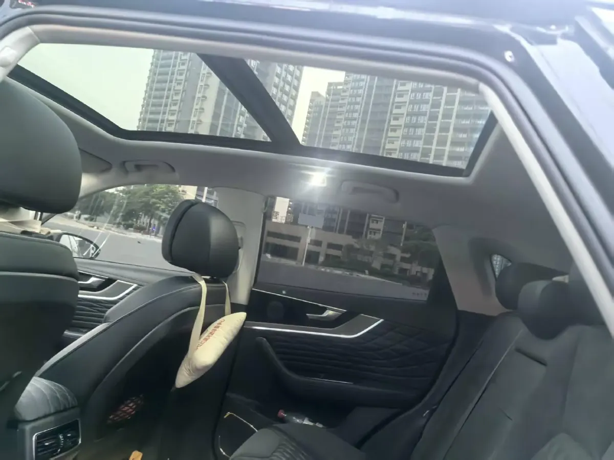 2022 HongQi HS5 2.0T 224HP L4 6AT,autocango,china used car exporter,china ev exporter,chinese used car exporter,chinese used ev exporter