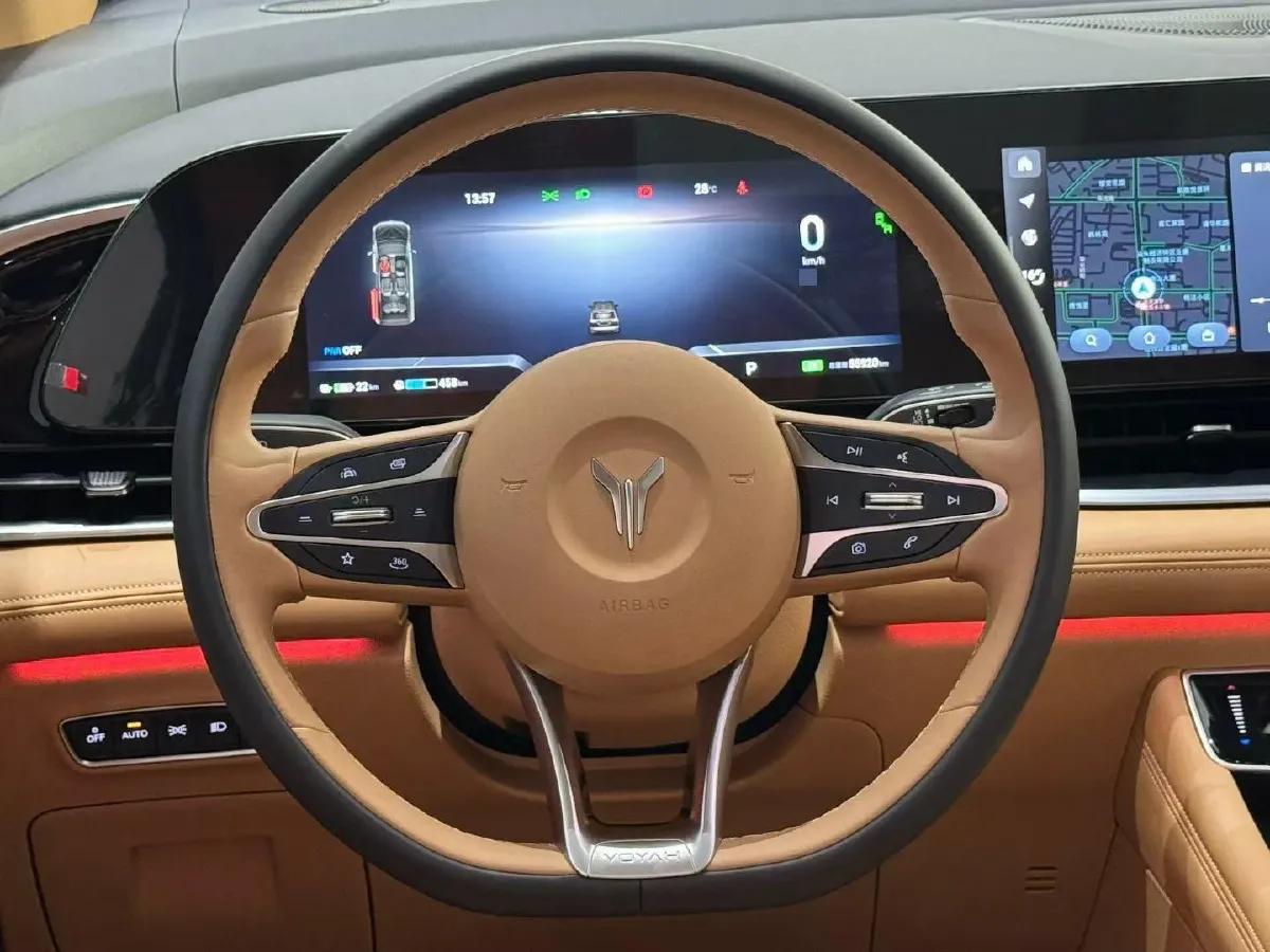 2024 Voyah Dream 1.5T 150HP L4 PHEV 43KWH,autocango,china used car exporter,china ev exporter,chinese used car exporter,chinese used ev exporter