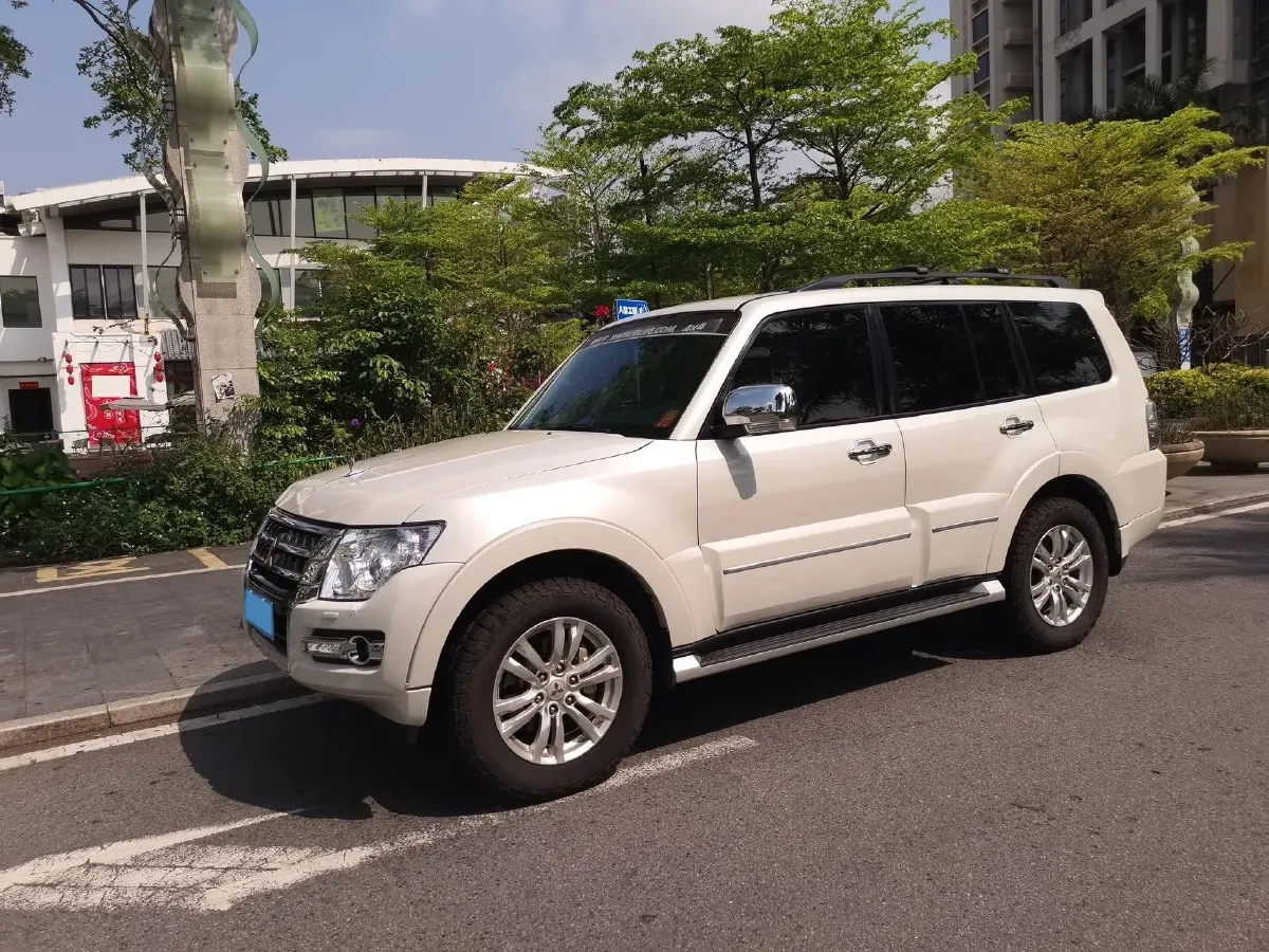 2018 Mitsubishi Pajero 3.0L 174HP V6 5AT,autocango,china used car exporter,china ev exporter,chinese used car exporter,chinese used ev exporter