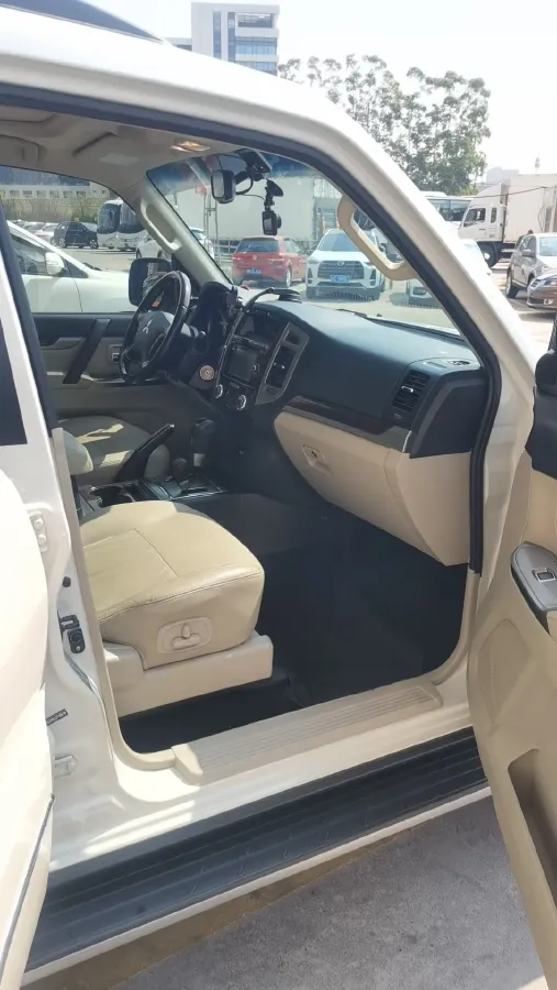 2018 Mitsubishi Pajero 3.0L 174HP V6 5AT,autocango,china used car exporter,china ev exporter,chinese used car exporter,chinese used ev exporter