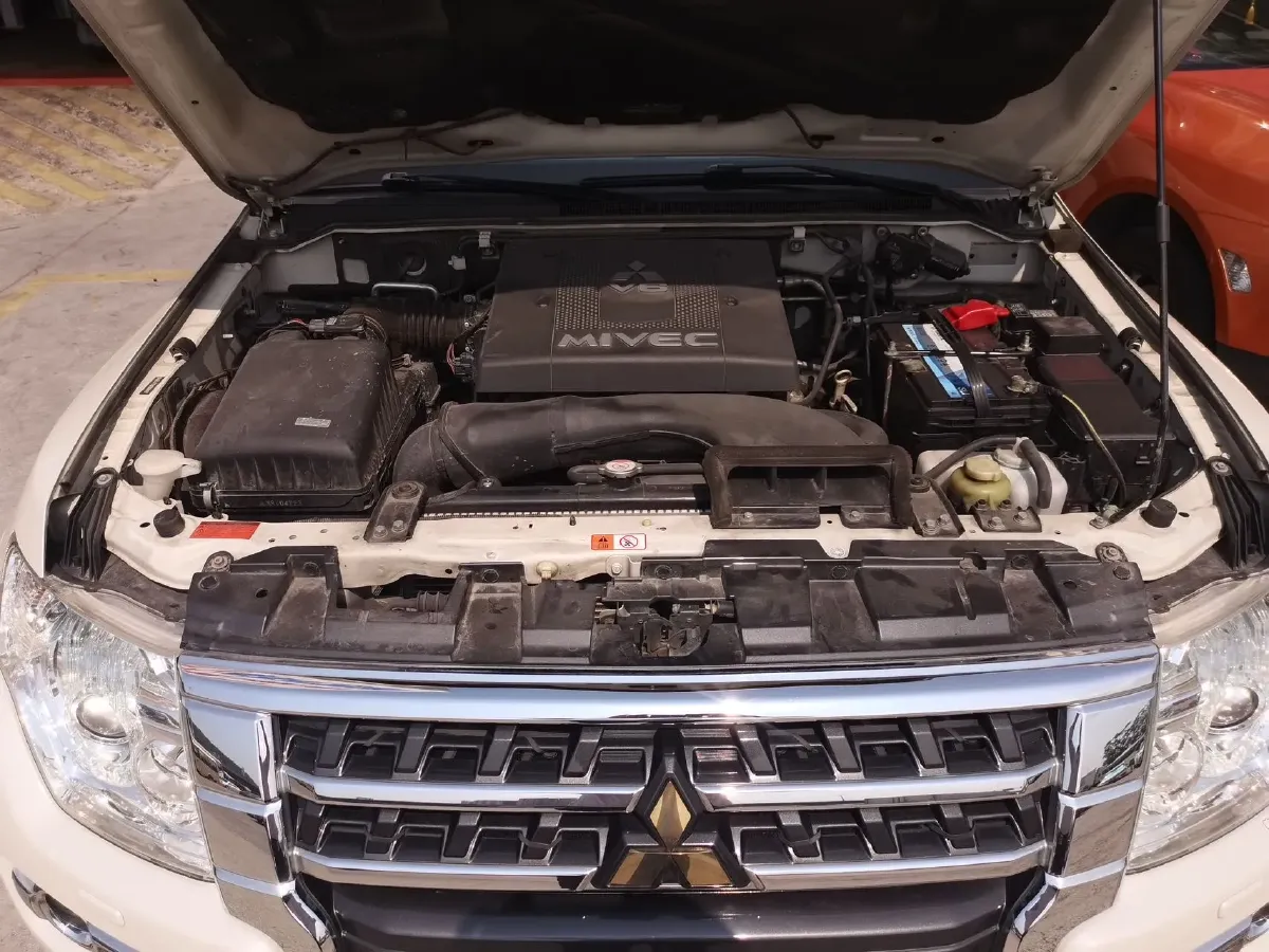 2018 Mitsubishi Pajero 3.0L 174HP V6 5AT,autocango,china used car exporter,china ev exporter,chinese used car exporter,chinese used ev exporter