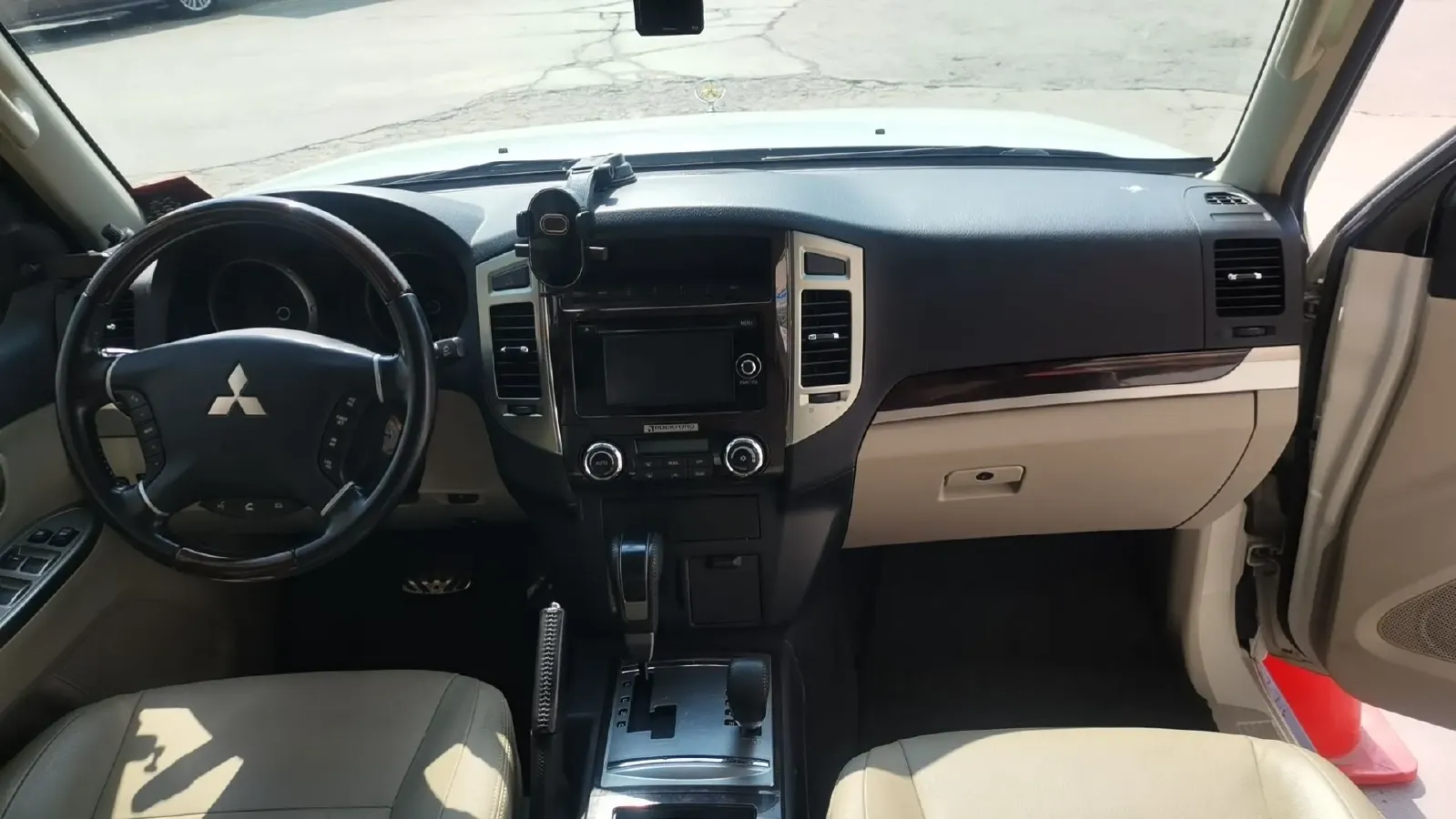 2018 Mitsubishi Pajero 3.0L 174HP V6 5AT,autocango,china used car exporter,china ev exporter,chinese used car exporter,chinese used ev exporter