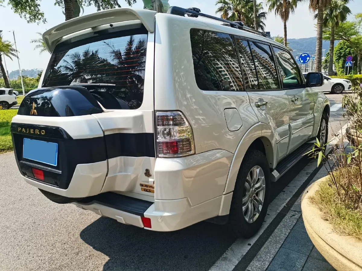 2018 Mitsubishi Pajero 3.0L 174HP V6 5AT,autocango,china used car exporter,china ev exporter,chinese used car exporter,chinese used ev exporter