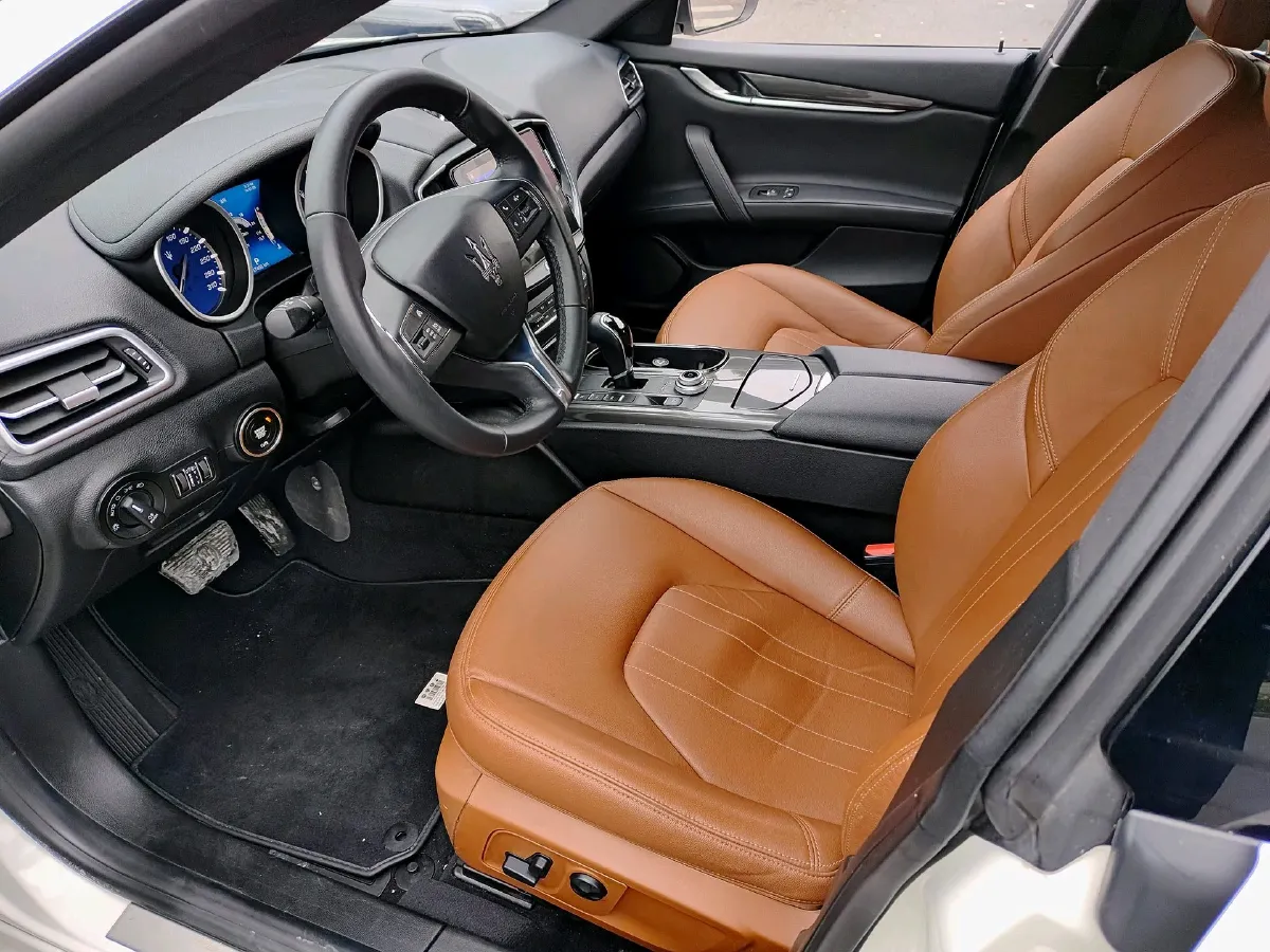 2018 Maserati Ghibli 3.0T 350HP V6 8AT,autocango,china used car exporter,china ev exporter,chinese used car exporter,chinese used ev exporter