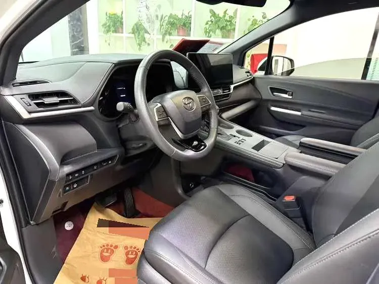 2024 Toyota Sienna 2.5L 189HP L4 E-CVT Hybrid,autocango,china used car exporter,china ev exporter,chinese used car exporter,chinese used ev exporter