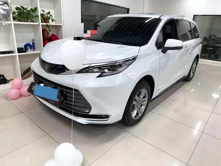 2024 Toyota Sienna 2.5L 189HP L4 E-CVT Hybrid,autocango,china used car exporter,china ev exporter,chinese used car exporter,chinese used ev exporter
