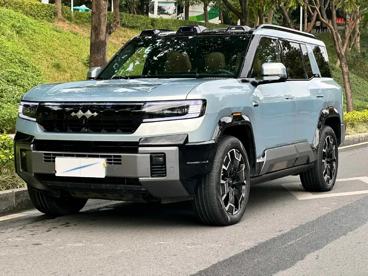 2025 FangChengBao Bao 8 2.0T 245HP L4 E-CVT PHEV 36.8KWH,autocango,china used car exporter,china ev exporter,chinese used car exporter,chinese used ev exporter