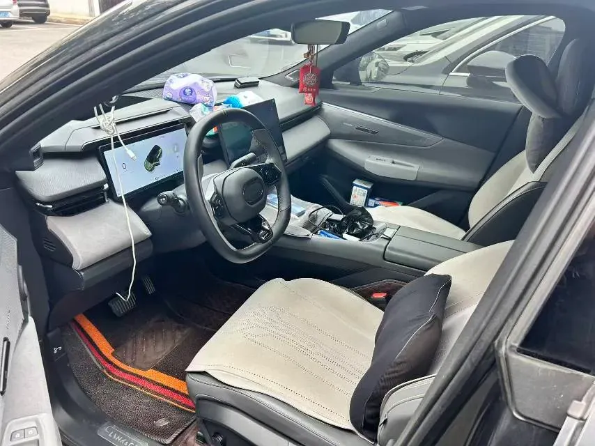 2023 LYNK&CO 08 EM-P 1.5T 163HP L4 3DHT PHEV 39.6KWH,autocango,china used car exporter,china ev exporter,chinese used car exporter,chinese used ev exporter