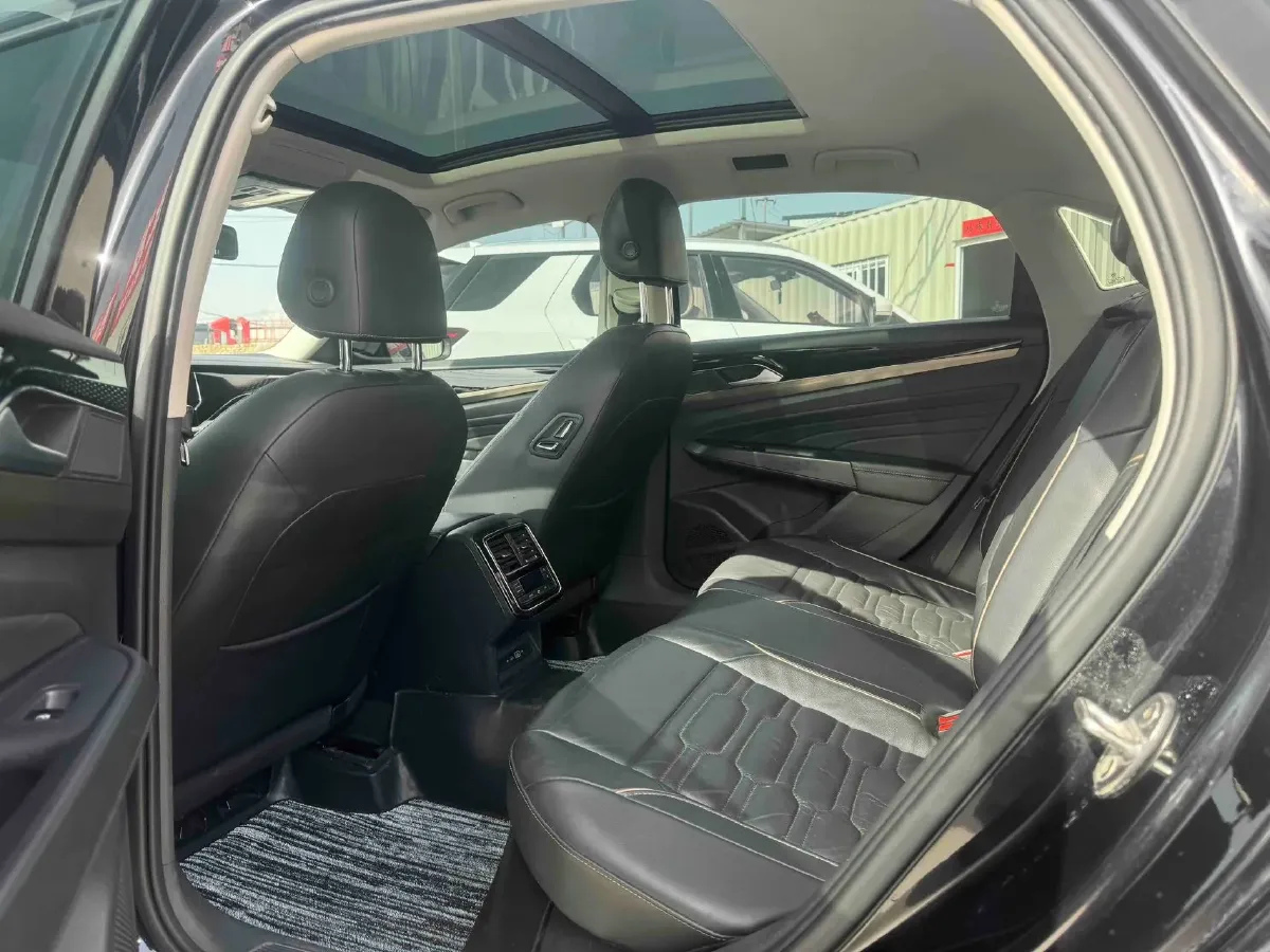 2020 Volkswagen Passat 2.0T 186HP L4 7DCT,autocango,china used car exporter,china ev exporter,chinese used car exporter,chinese used ev exporter