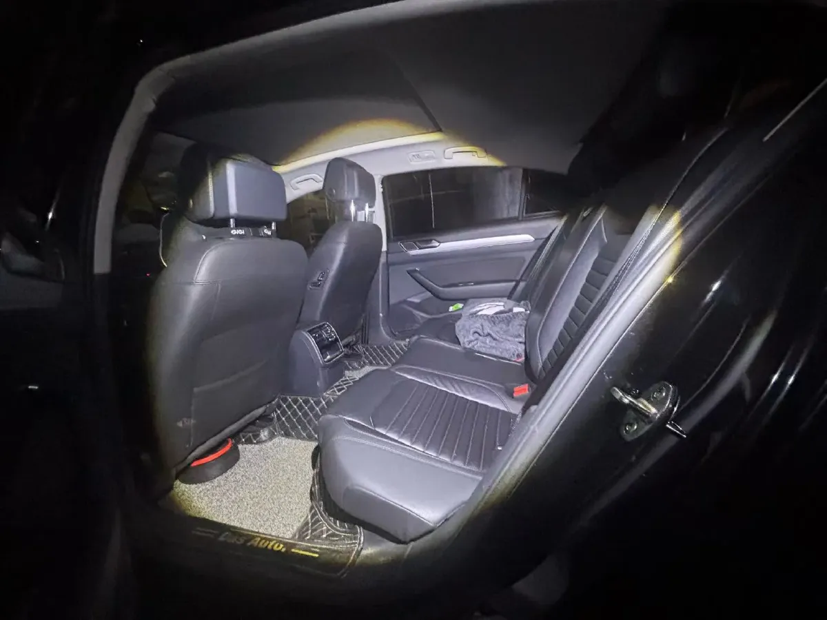 2018 Volkswagen Magotan 1.8T 180HP L4 7DCT,autocango,china used car exporter,china ev exporter,chinese used car exporter,chinese used ev exporter