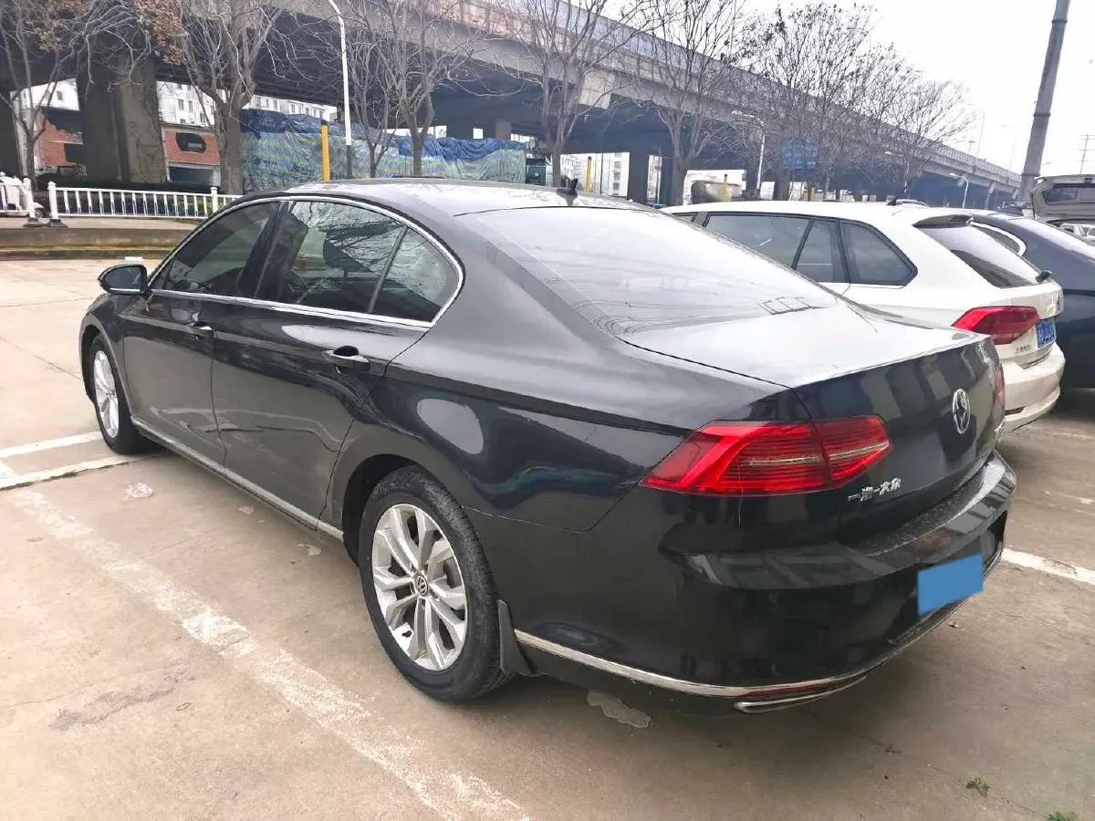 2019 Volkswagen Magotan 2.0T 186HP L4 7DCT,autocango,china used car exporter,china ev exporter,chinese used car exporter,chinese used ev exporter