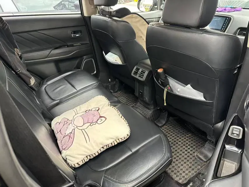 2020 Mitsubishi Outlander 2.0L 166HP L4 CVT,autocango,china used car exporter,china ev exporter,chinese used car exporter,chinese used ev exporter