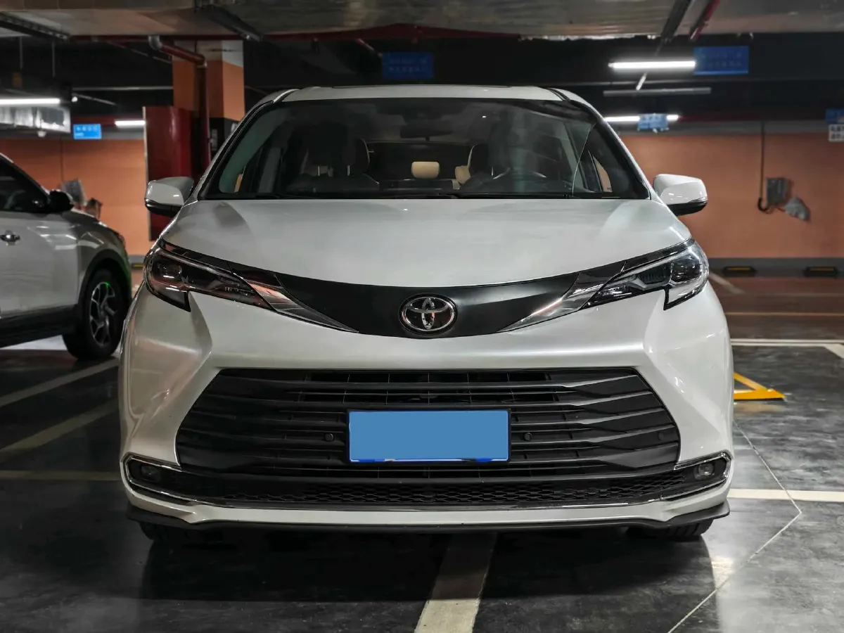 2024 Toyota Sienna 2.5L 189HP L4 E-CVT Hybrid,autocango,china used car exporter,china ev exporter,chinese used car exporter,chinese used ev exporter