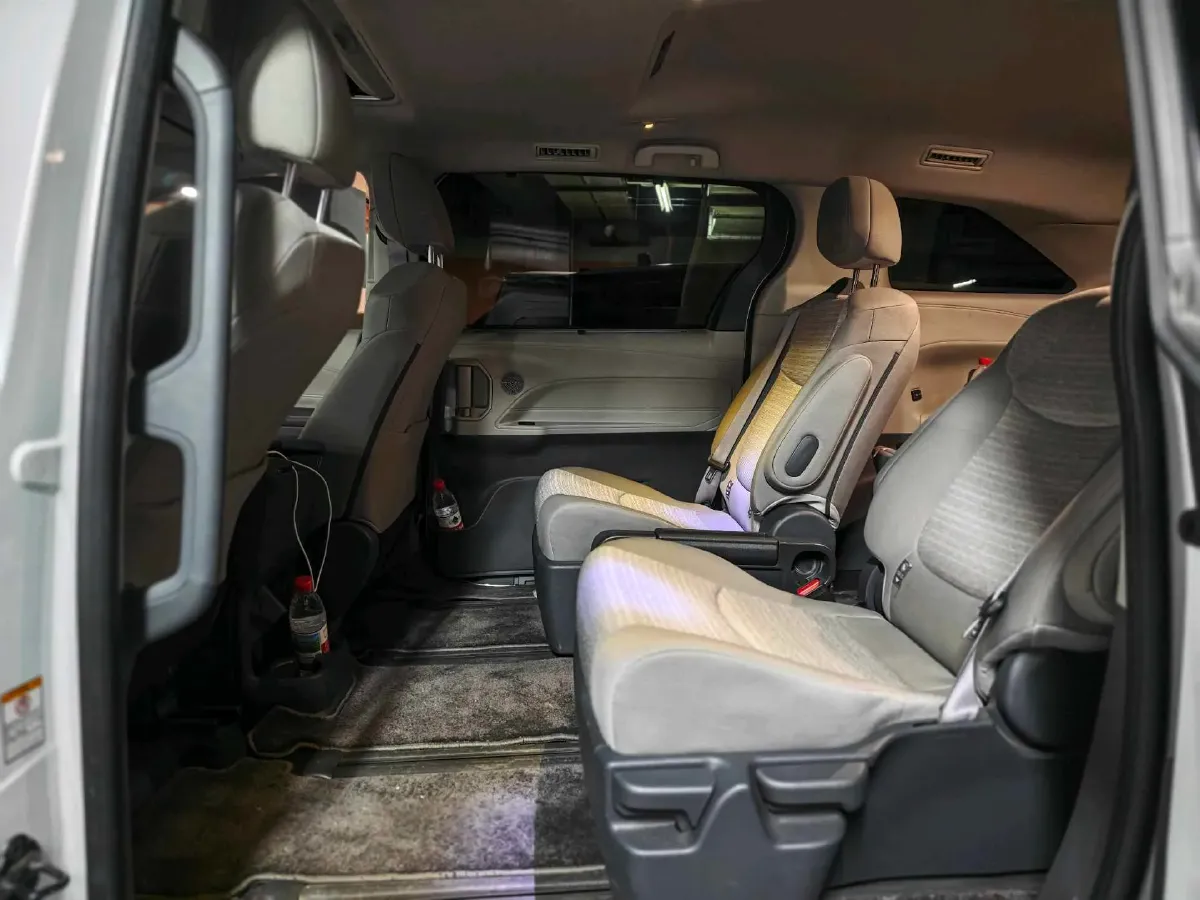 2024 Toyota Sienna 2.5L 189HP L4 E-CVT Hybrid,autocango,china used car exporter,china ev exporter,chinese used car exporter,chinese used ev exporter