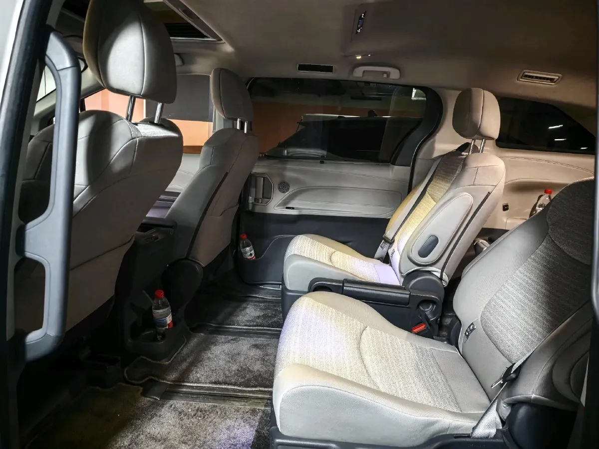 2024 Toyota Sienna 2.5L 189HP L4 E-CVT Hybrid,autocango,china used car exporter,china ev exporter,chinese used car exporter,chinese used ev exporter