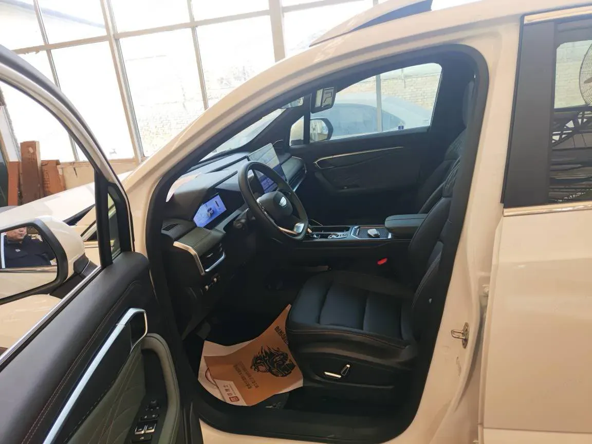 2024 Geely Okavango L 2.0T 218HP L4 7DCT,autocango,china used car exporter,china ev exporter,chinese used car exporter,chinese used ev exporter