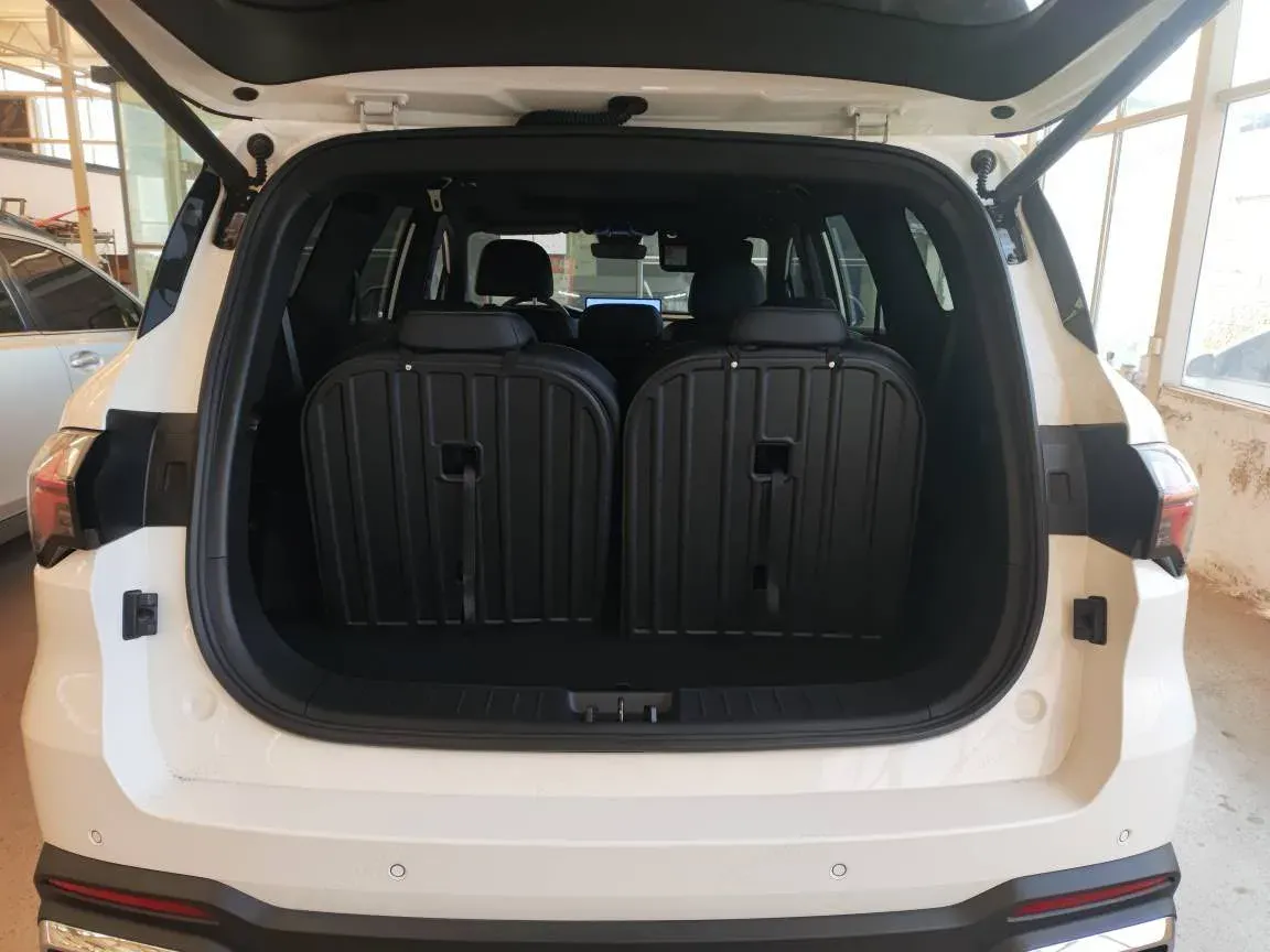 2024 Geely Okavango L 2.0T 218HP L4 7DCT,autocango,china used car exporter,china ev exporter,chinese used car exporter,chinese used ev exporter