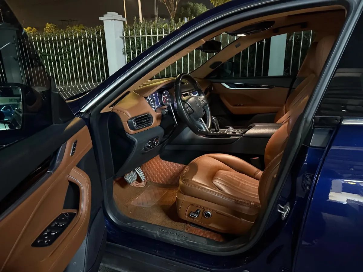 2021 Maserati Levante 3.0T 350HP V6 8AT,autocango,china used car exporter,china ev exporter,chinese used car exporter,chinese used ev exporter