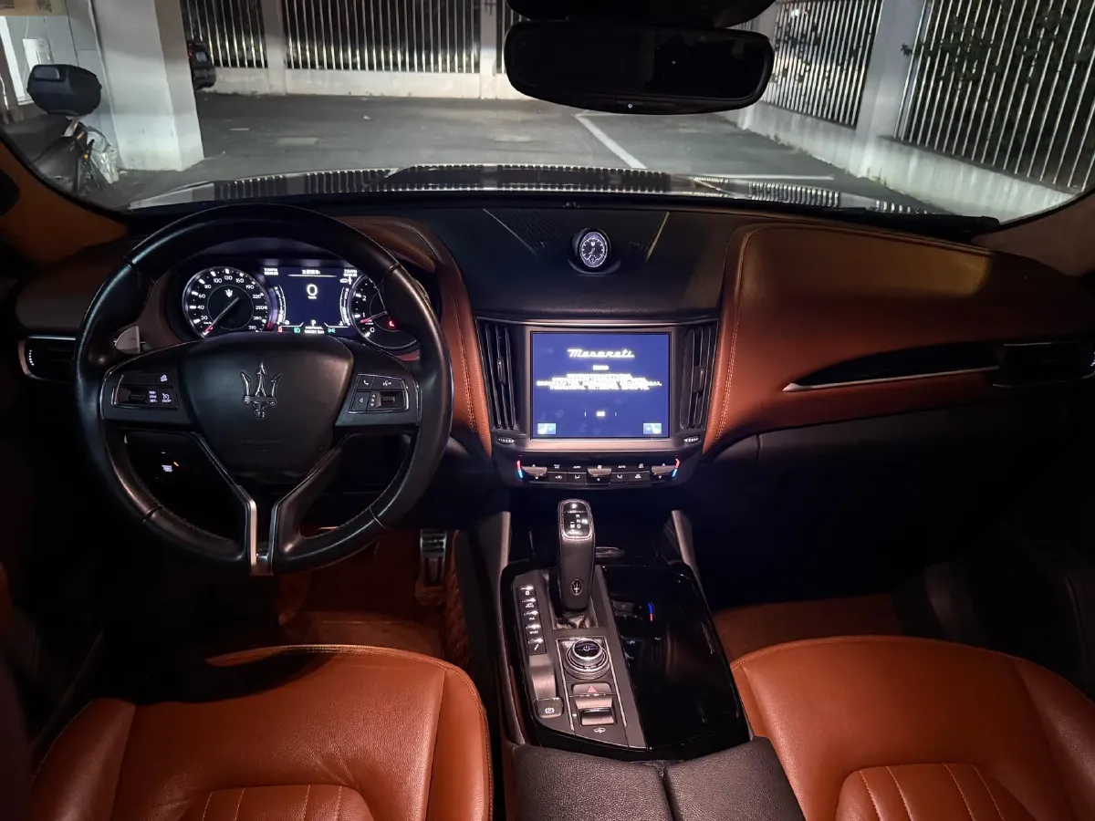 2021 Maserati Levante 3.0T 350HP V6 8AT,autocango,china used car exporter,china ev exporter,chinese used car exporter,chinese used ev exporter